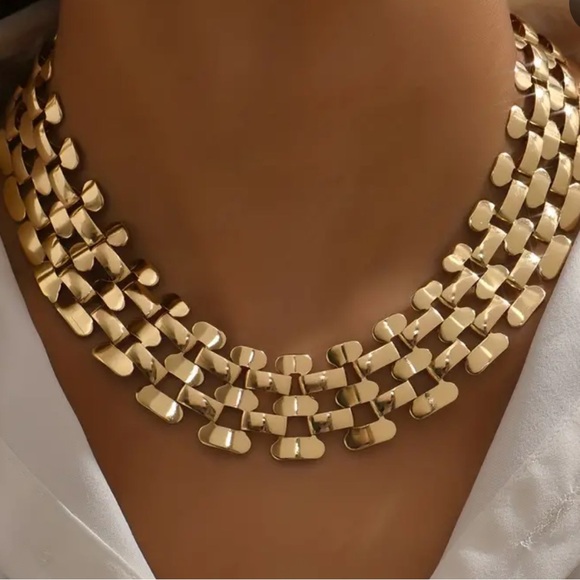 Brand New Golden Choker. - Picture 1 of 4